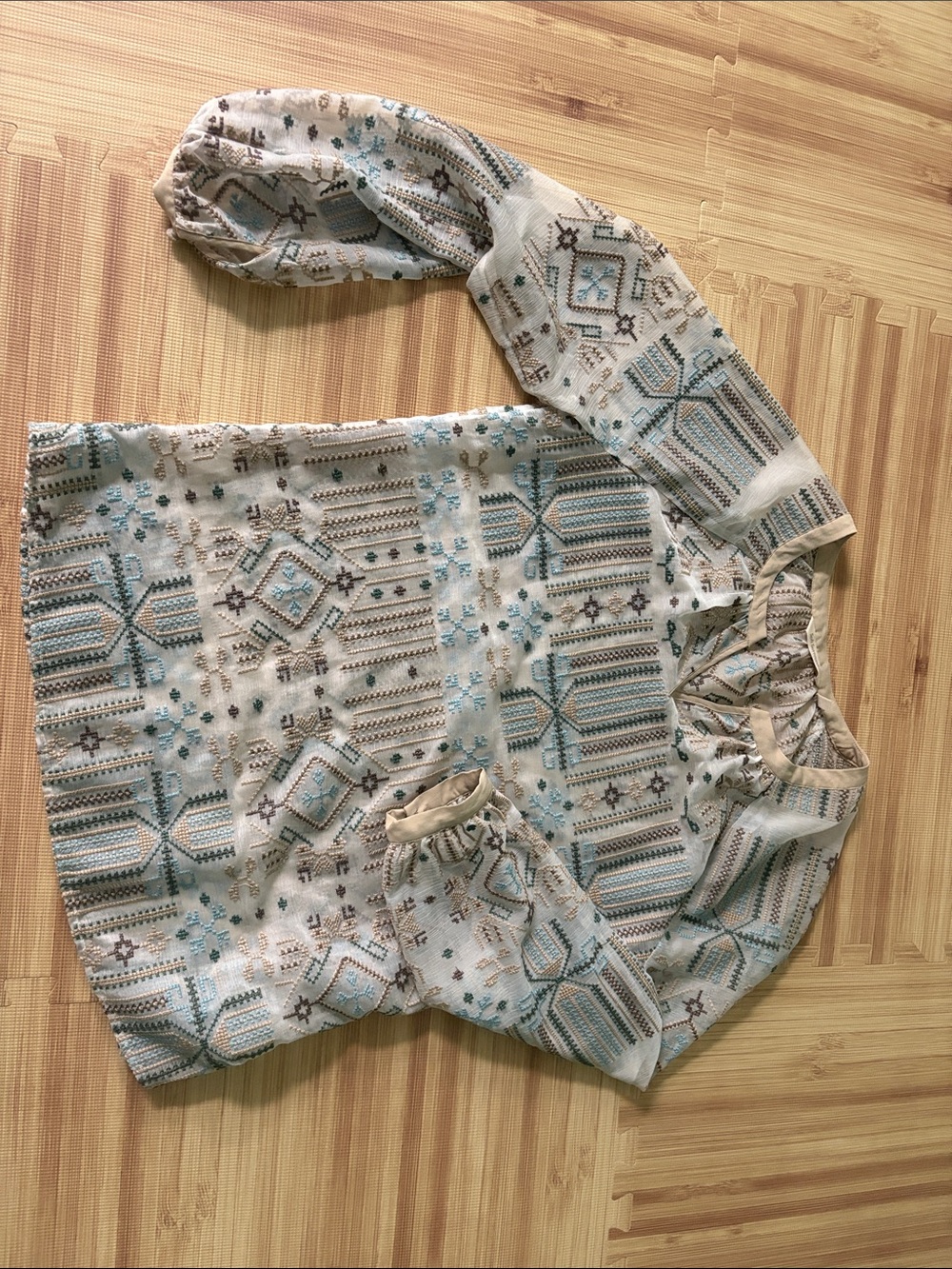 Soft Surroundings Cream Geometric Patterned Pullover